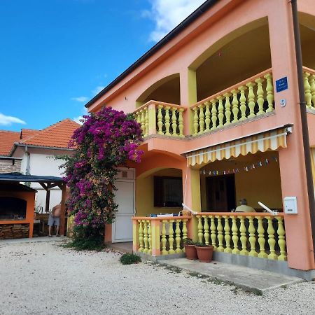 Anita Apartment Vir Exterior photo