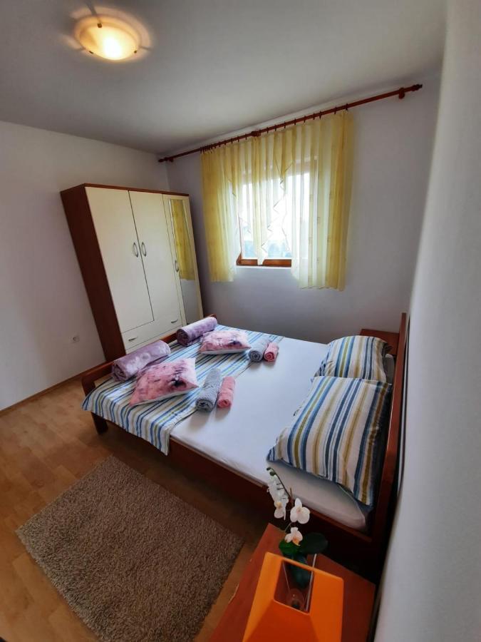 Anita Apartment Vir Exterior photo