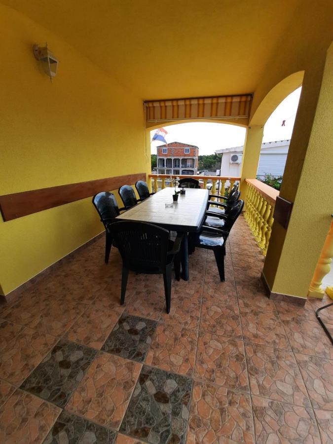 Anita Apartment Vir Exterior photo