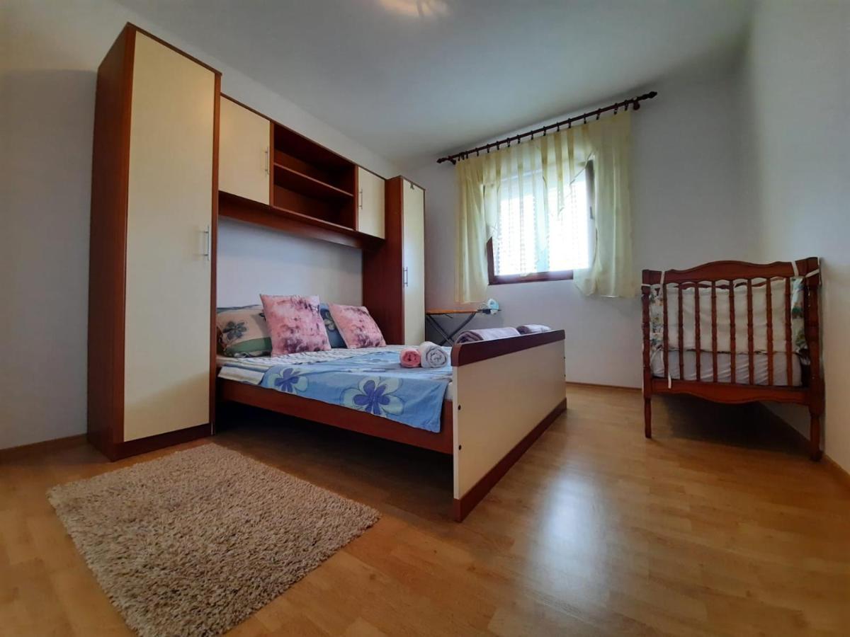 Anita Apartment Vir Exterior photo